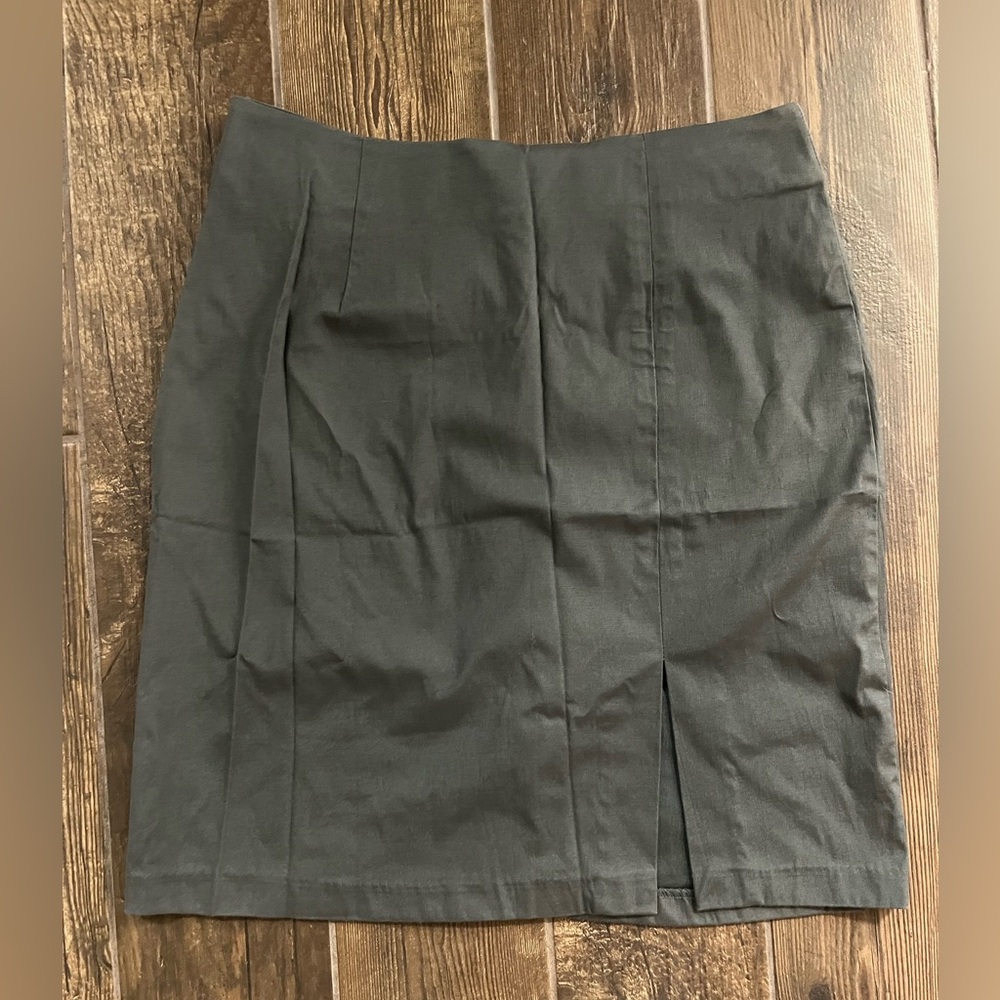 Arden B. Basic pencil skirt